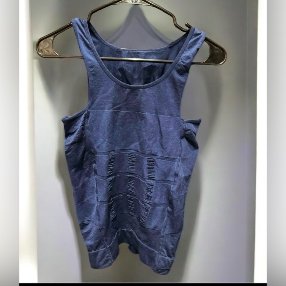 Compression Sleeveless Blue Tank top LARGE 15in pit to pit length 22in